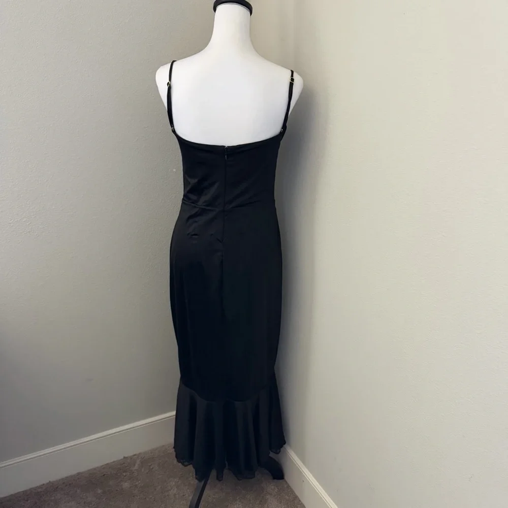 Oh Polly Belsa Lace-Trim Bandeau Midaxi Dress in Black. - Picture 8 of 11